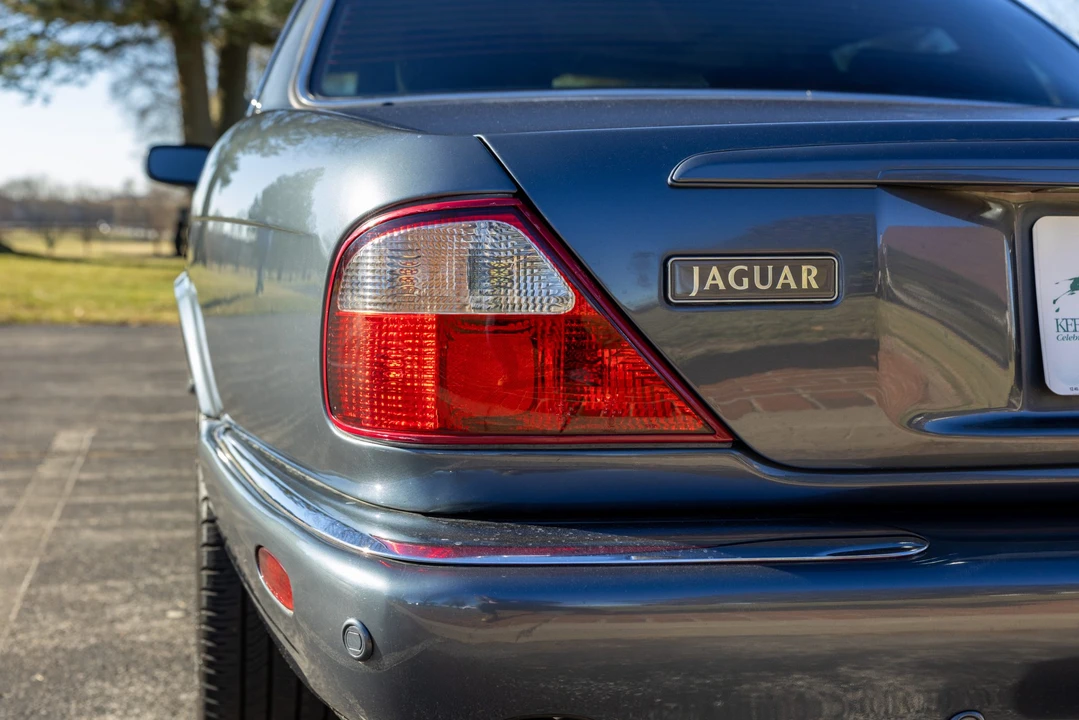 2001 Jaguar X308 XJR - Image 25 of 31
