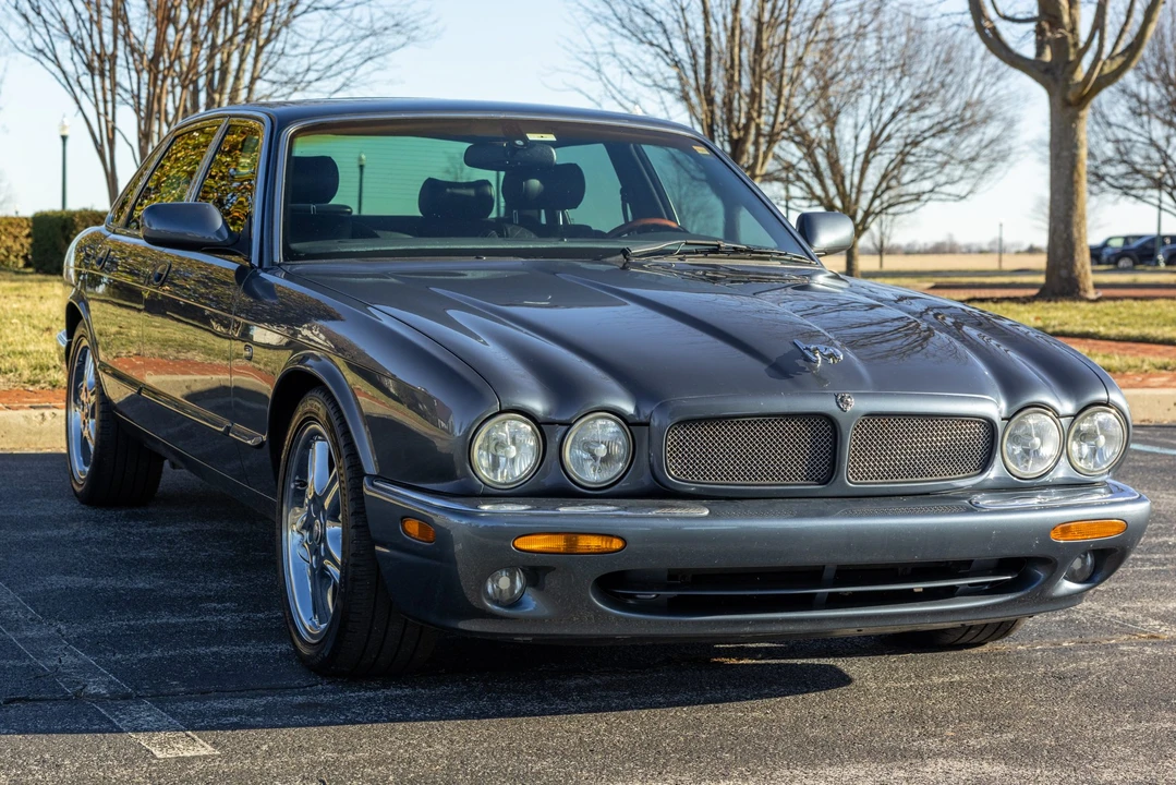 2001 Jaguar X308 XJR - Image 3 of 31