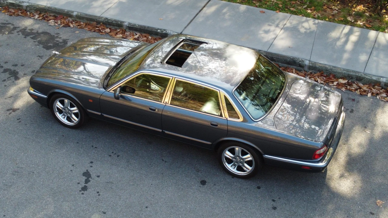 2001 Jaguar X308 XJR - Image 26 of 31