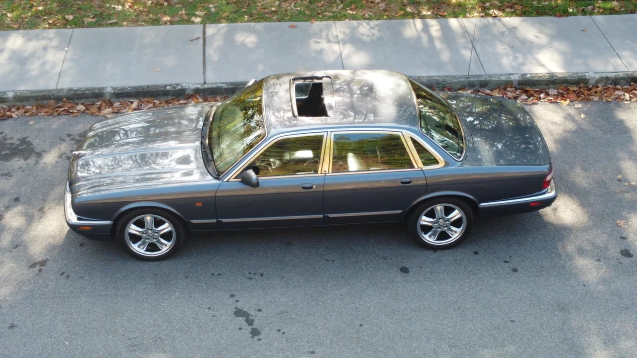 2001 Jaguar X308 XJR - Image 25 of 31