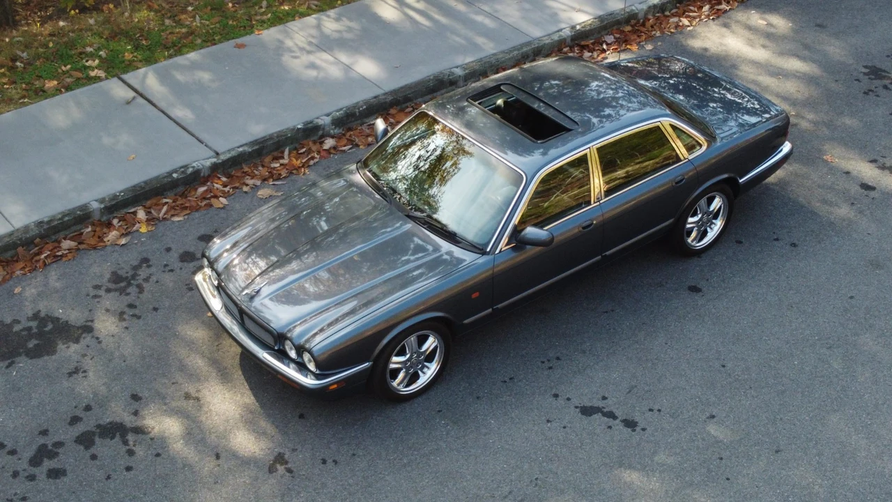 2001 Jaguar X308 XJR - Image 24 of 31