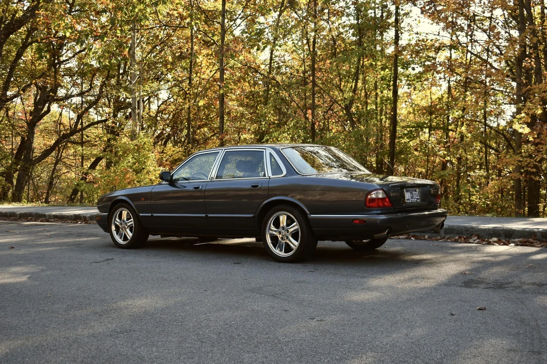 2001 Jaguar X308 XJR - Image 17 of 31