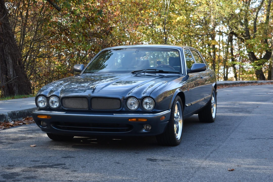 2001 Jaguar X308 XJR - Image 2 of 31