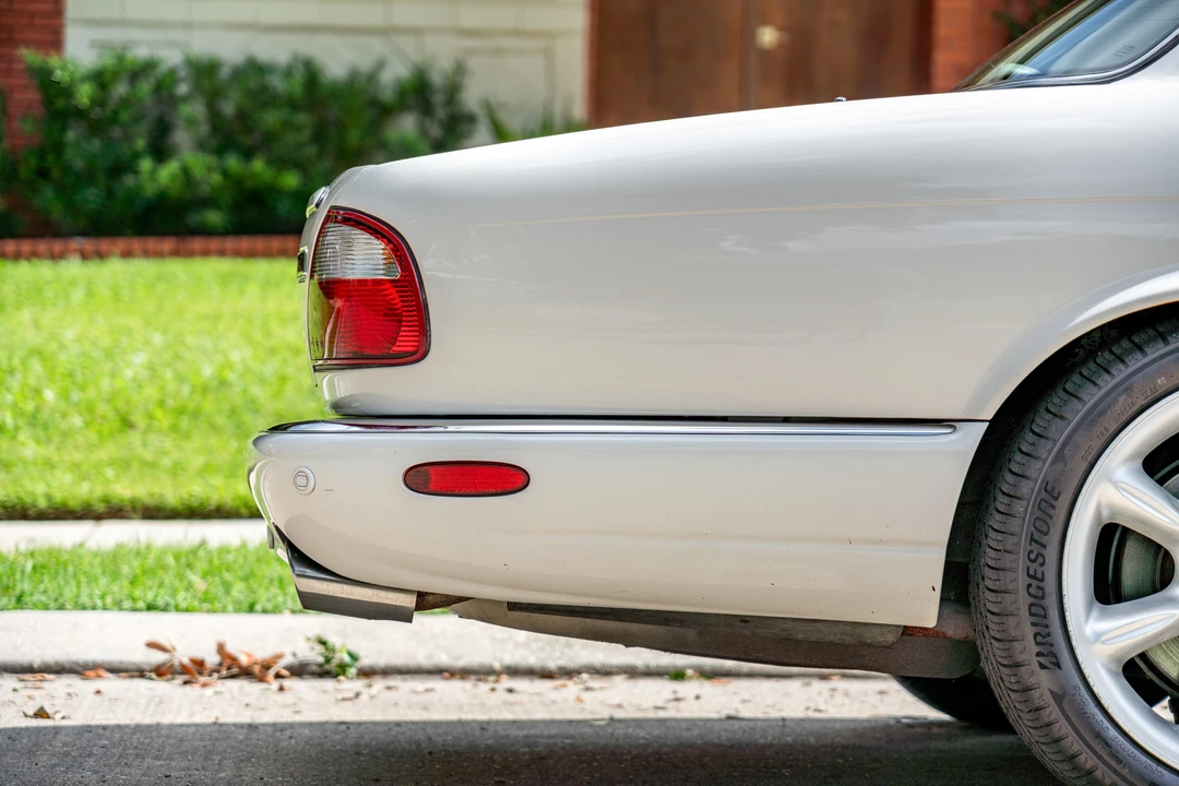 2001 Jaguar X308 XJR - Image 26 of 31