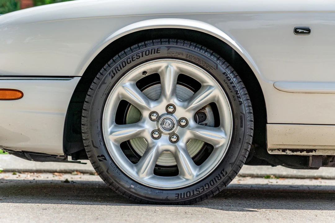 2001 Jaguar X308 XJR - Image 29 of 31