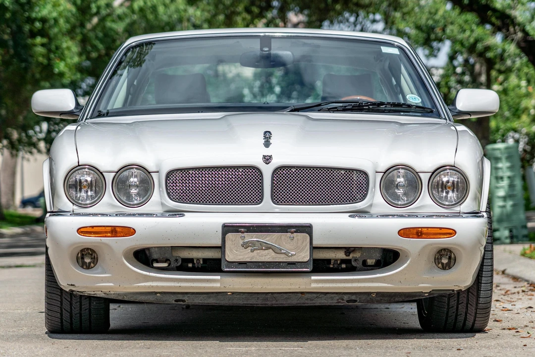 2001 Jaguar X308 XJR - Image 2 of 31