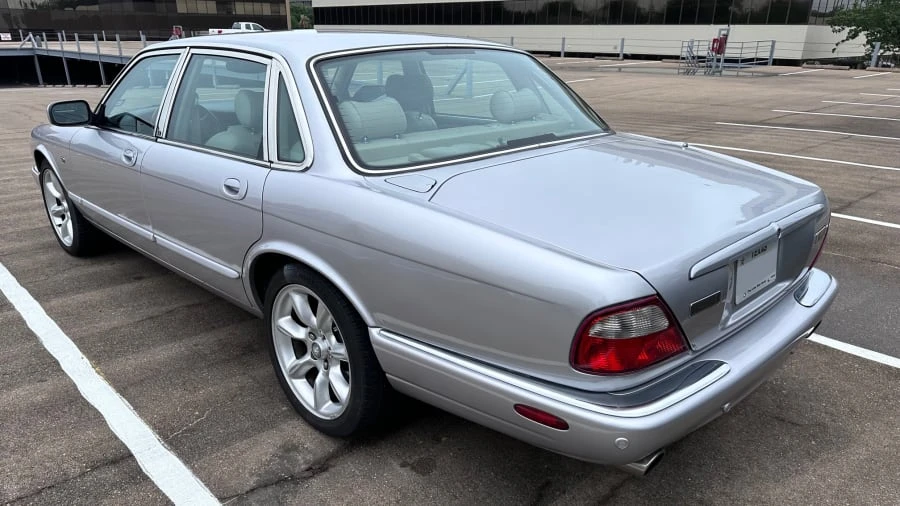 2001 Jaguar X308 XJR - Image 2 of 10