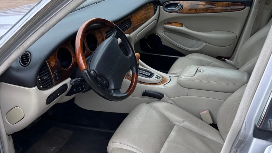 2001 Jaguar X308 XJR - Image 3 of 10
