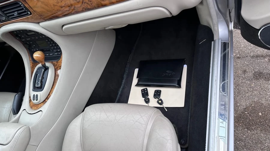 2001 Jaguar X308 XJR - Image 7 of 10