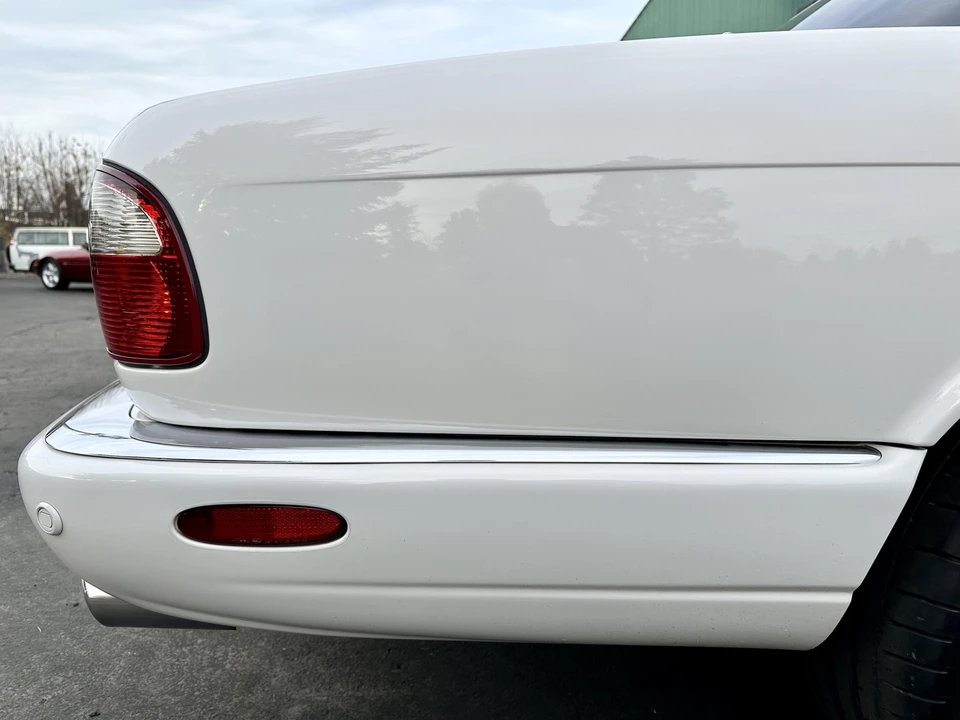 2001 Jaguar X308 XJR - Image 24 of 31