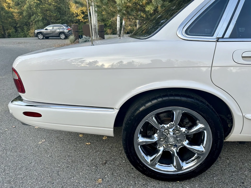 2001 Jaguar X308 XJR - Image 23 of 31