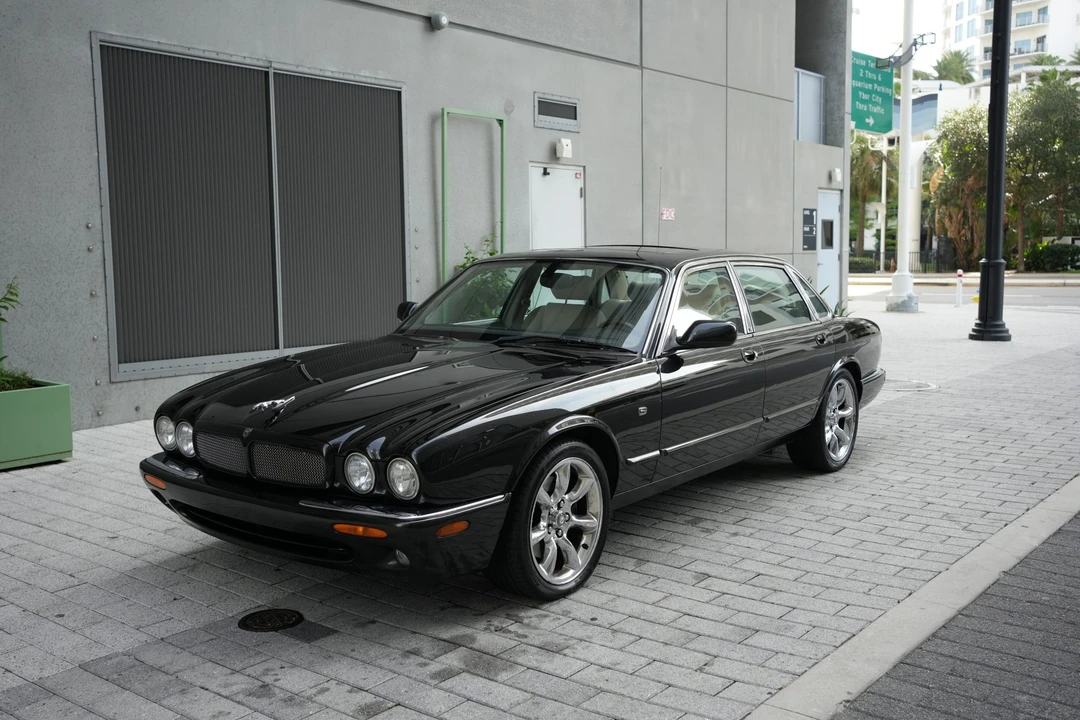 2001 Jaguar X308 XJR - Image 10 of 31