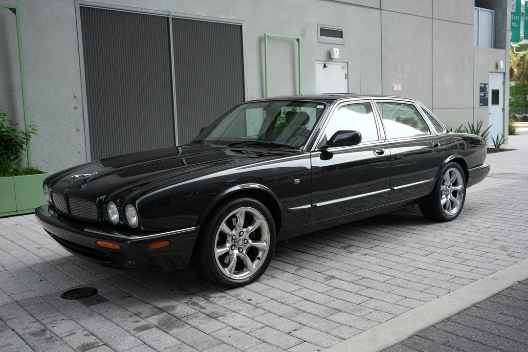 2001 Jaguar X308 XJR - Image 6 of 31