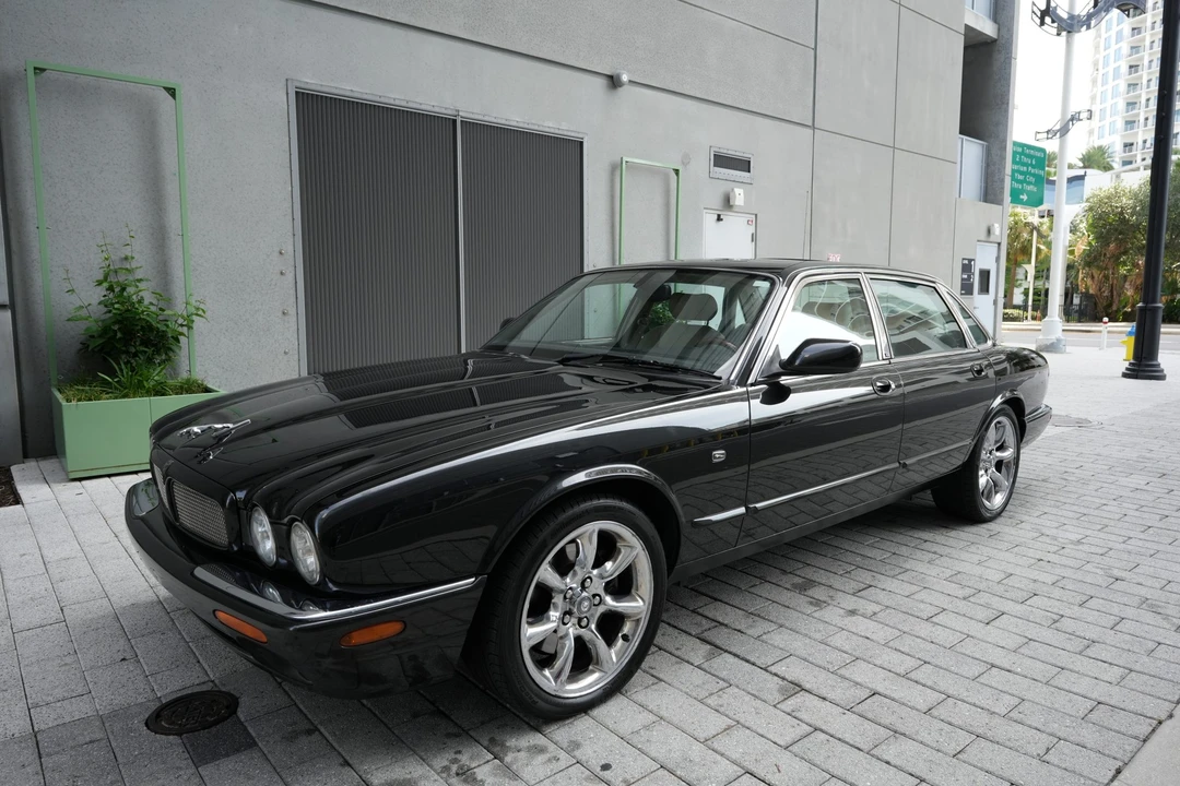 2001 Jaguar X308 XJR - Image 8 of 31