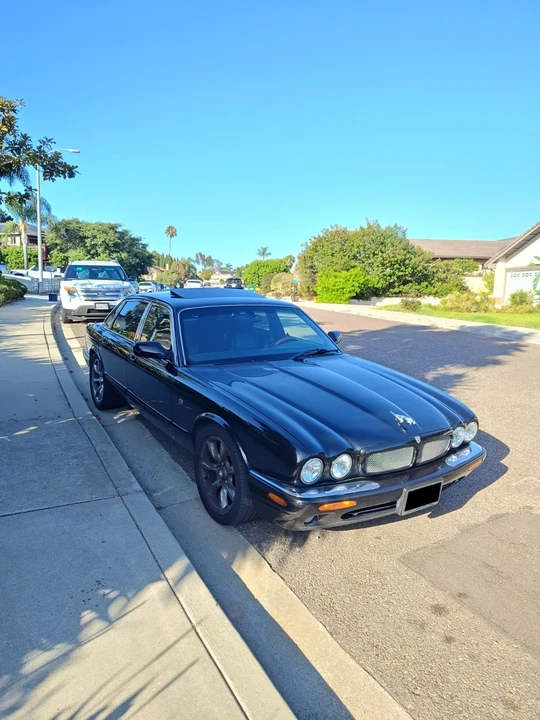 2001 Jaguar X308 XJR - Image 2 of 11