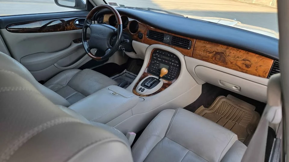 2001 Jaguar X308 XJR - Image 11 of 19