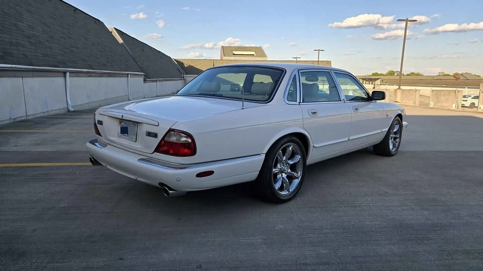 2001 Jaguar X308 XJR - Image 6 of 19