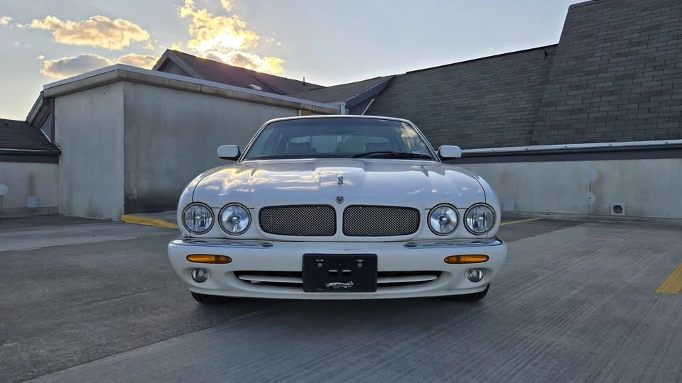 2001 Jaguar X308 XJR - Image 10 of 19