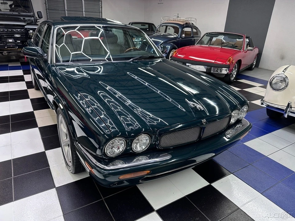 2001 Jaguar X308 XJR - Image 3 of 21