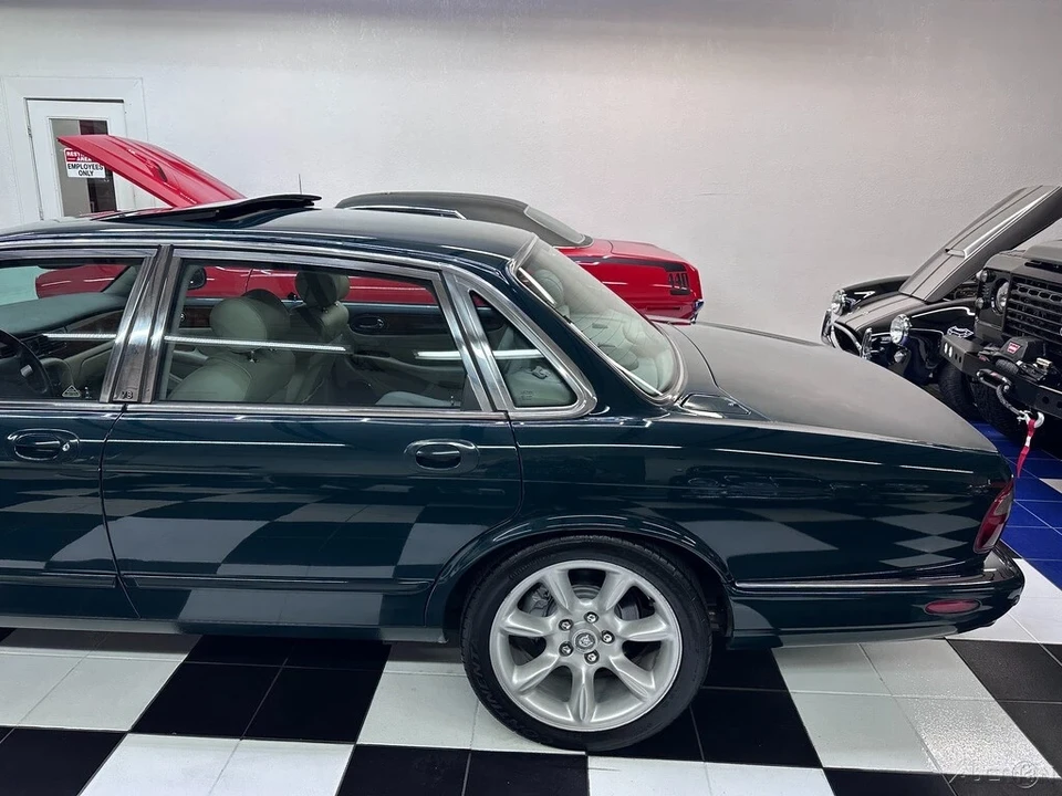 2001 Jaguar X308 XJR - Image 12 of 21