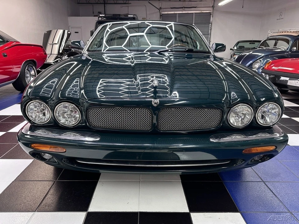 2001 Jaguar X308 XJR - Image 5 of 21