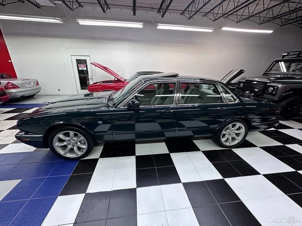 2001 Jaguar X308 XJR - Image 11 of 21