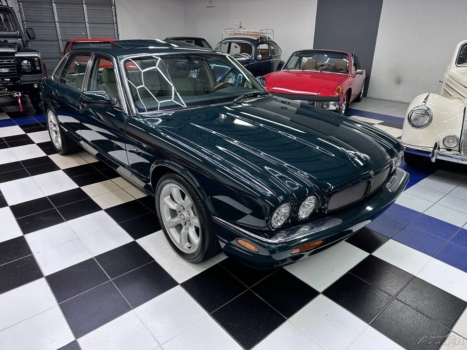2001 Jaguar X308 XJR - Image 2 of 21