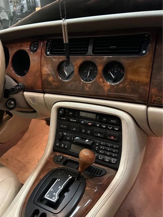 2001 Jaguar X100 XK8 - Image 7 of 16