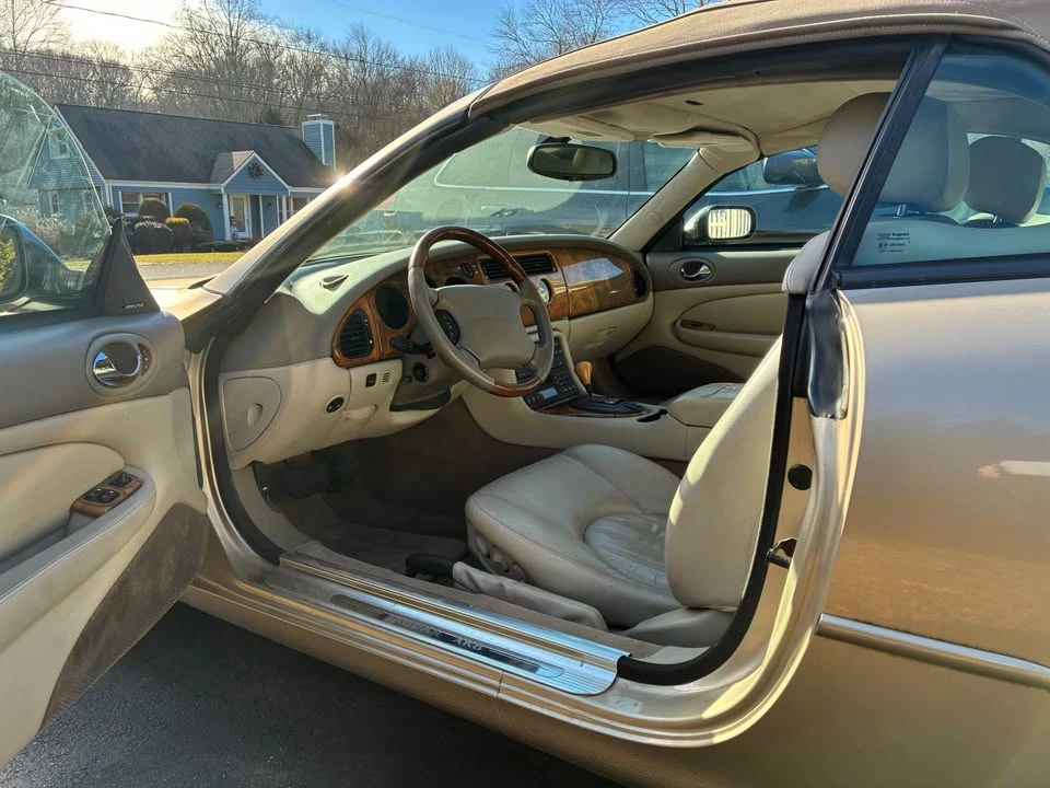 2001 Jaguar X100 XK8 - Image 4 of 6