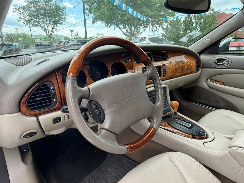 2001 Jaguar X100 XK8 - Image 11 of 19