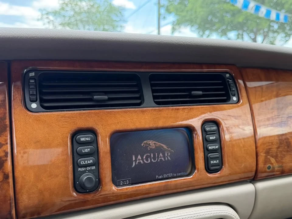 2001 Jaguar X100 XK8 - Image 15 of 19