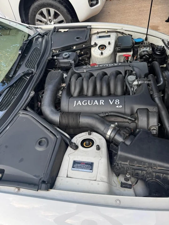2001 Jaguar X100 XK8 - Image 12 of 19