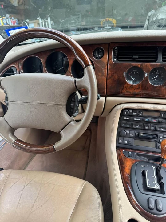 2001 Jaguar X100 XK8 - Image 17 of 19
