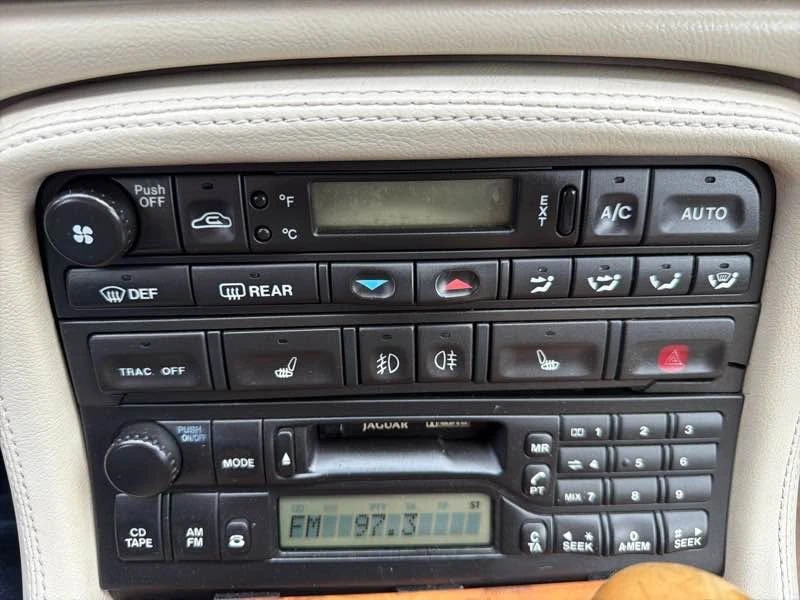 2001 Jaguar X100 XK8 - Image 12 of 14