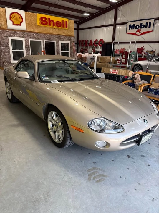 2001 Jaguar X100 XK8 - Image 6 of 14