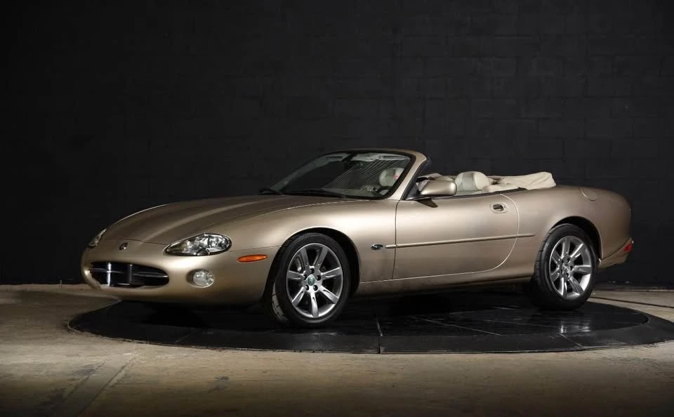 2001 Jaguar X100 XK8 - Image 7 of 13