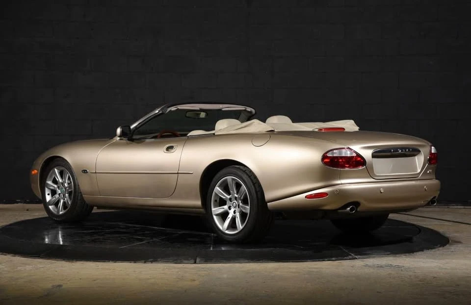 2001 Jaguar X100 XK8 - Image 6 of 13