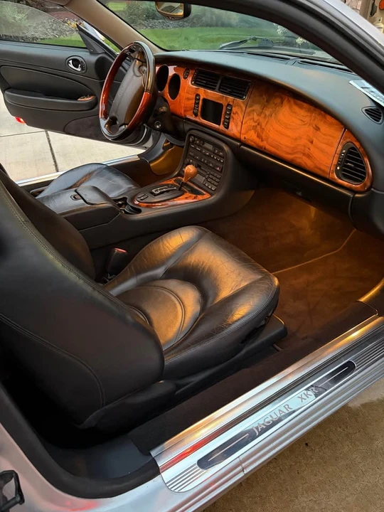 2001 Jaguar X100 XKR - Image 5 of 8