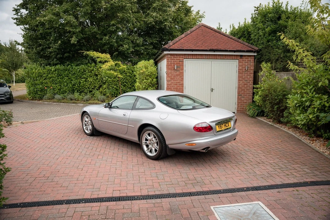 2001 Jaguar X100 XK8 - Image 11 of 30