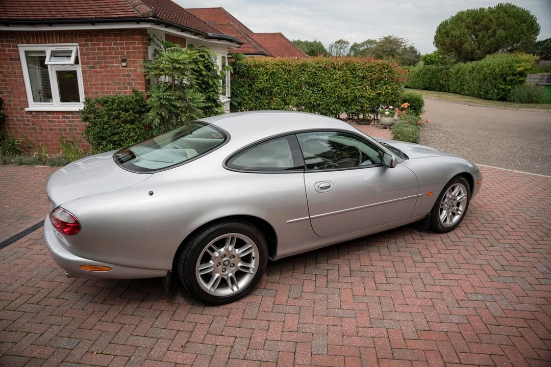 2001 Jaguar X100 XK8 - Image 18 of 30