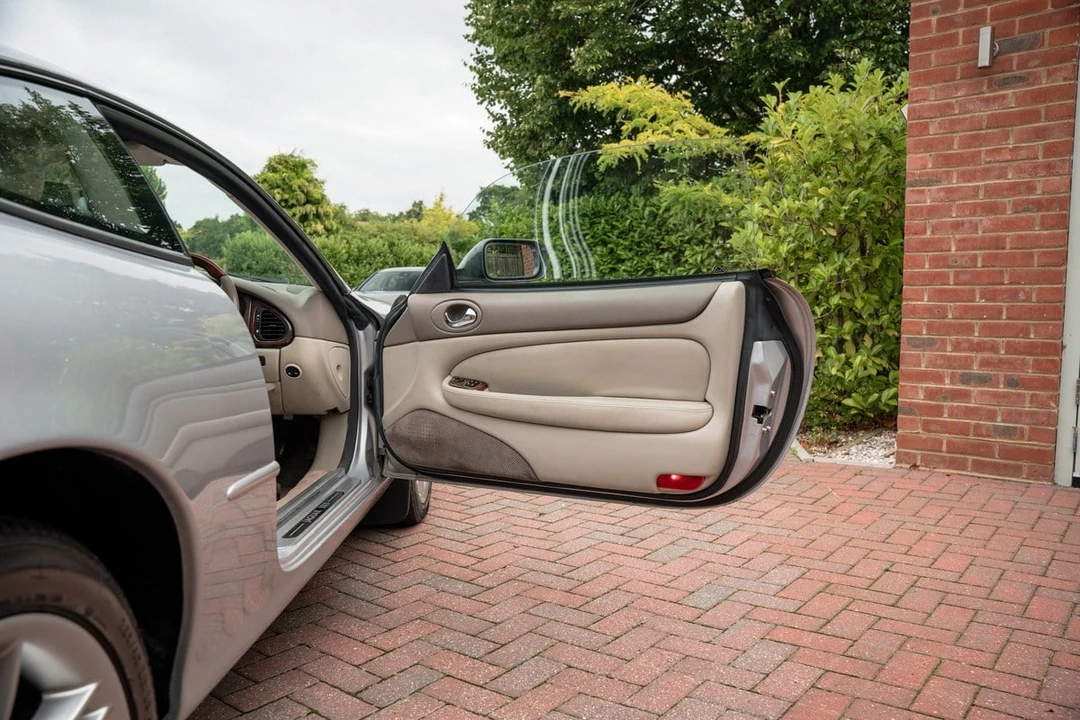 2001 Jaguar X100 XK8 - Image 29 of 30