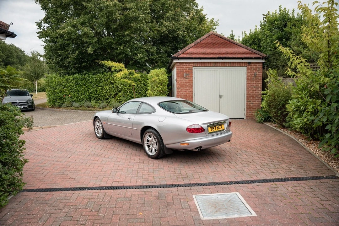 2001 Jaguar X100 XK8 - Image 12 of 30