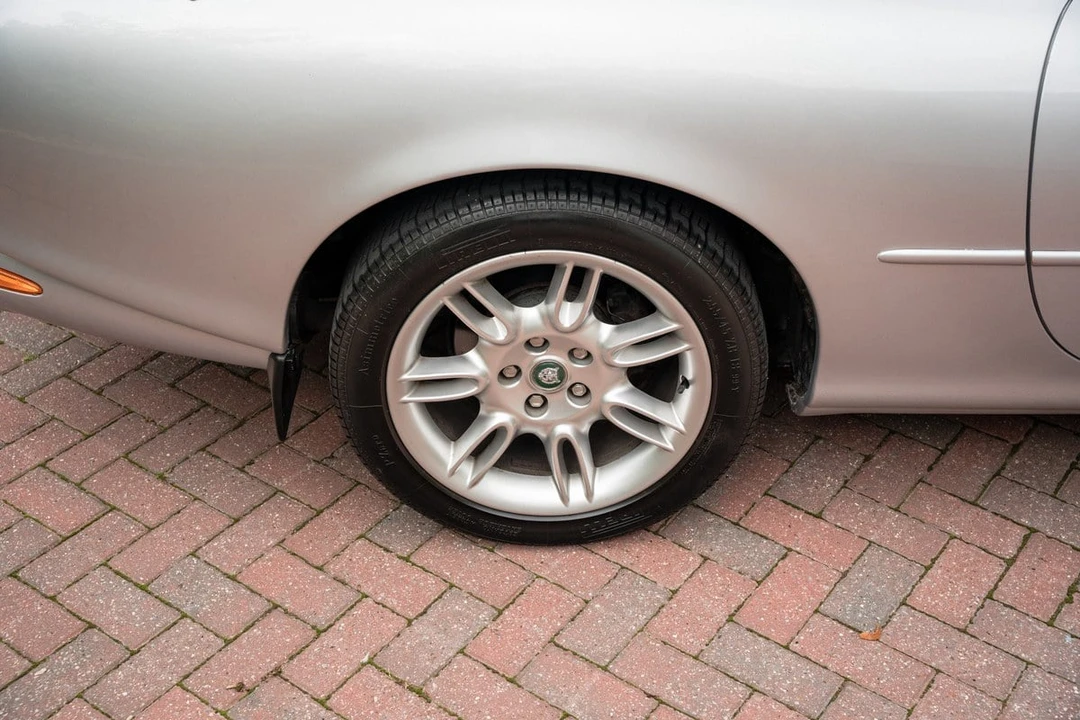 2001 Jaguar X100 XK8 - Image 28 of 30