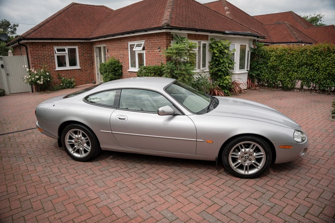 2001 Jaguar X100 XK8 - Image 19 of 30