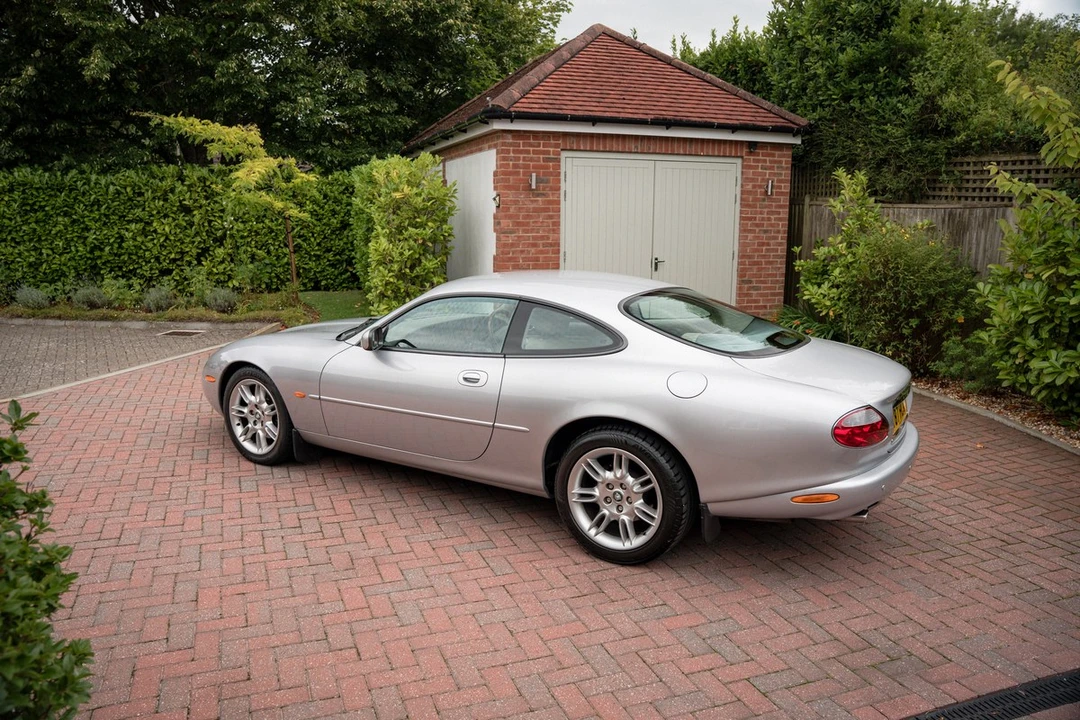 2001 Jaguar X100 XK8 - Image 10 of 30