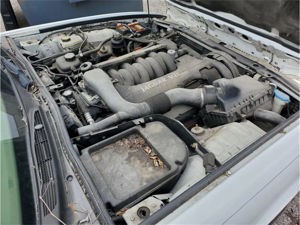 2001 Jaguar X100 XK8 - Image 17 of 17