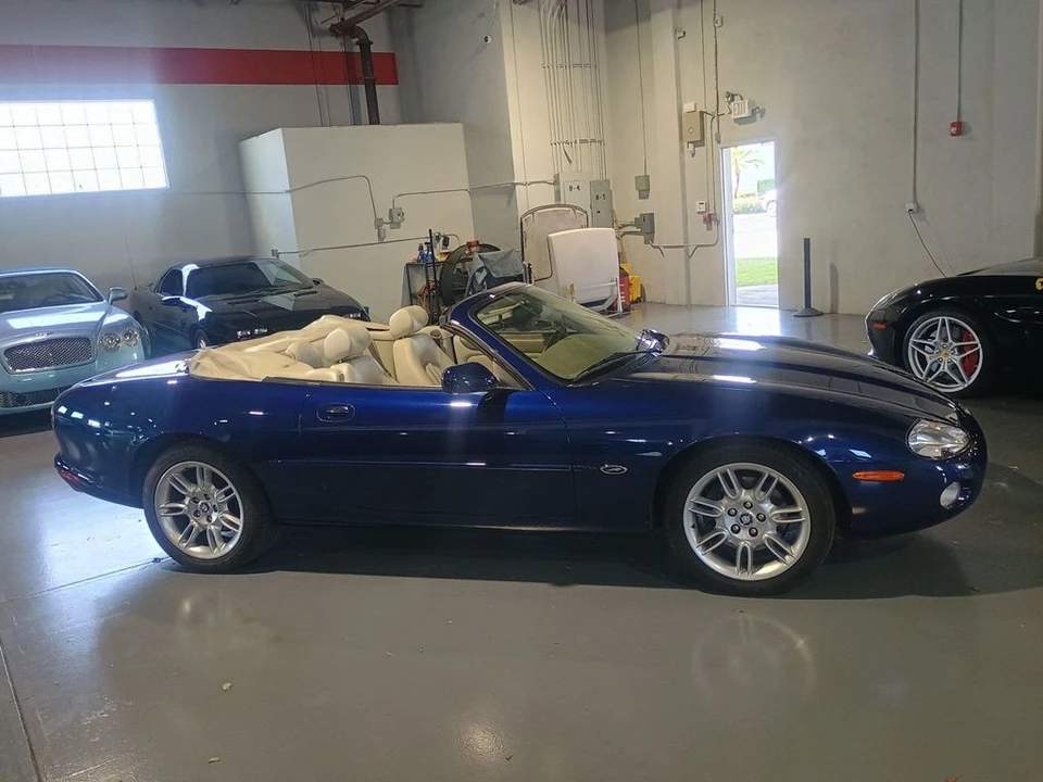 2001 Jaguar X100 XK8 - Image 9 of 12