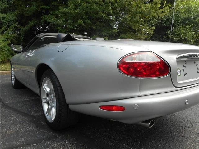 2001 Jaguar X100 XK8 - Image 6 of 12