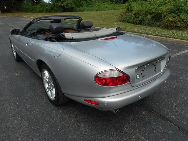 2001 Jaguar X100 XK8 - Image 7 of 12