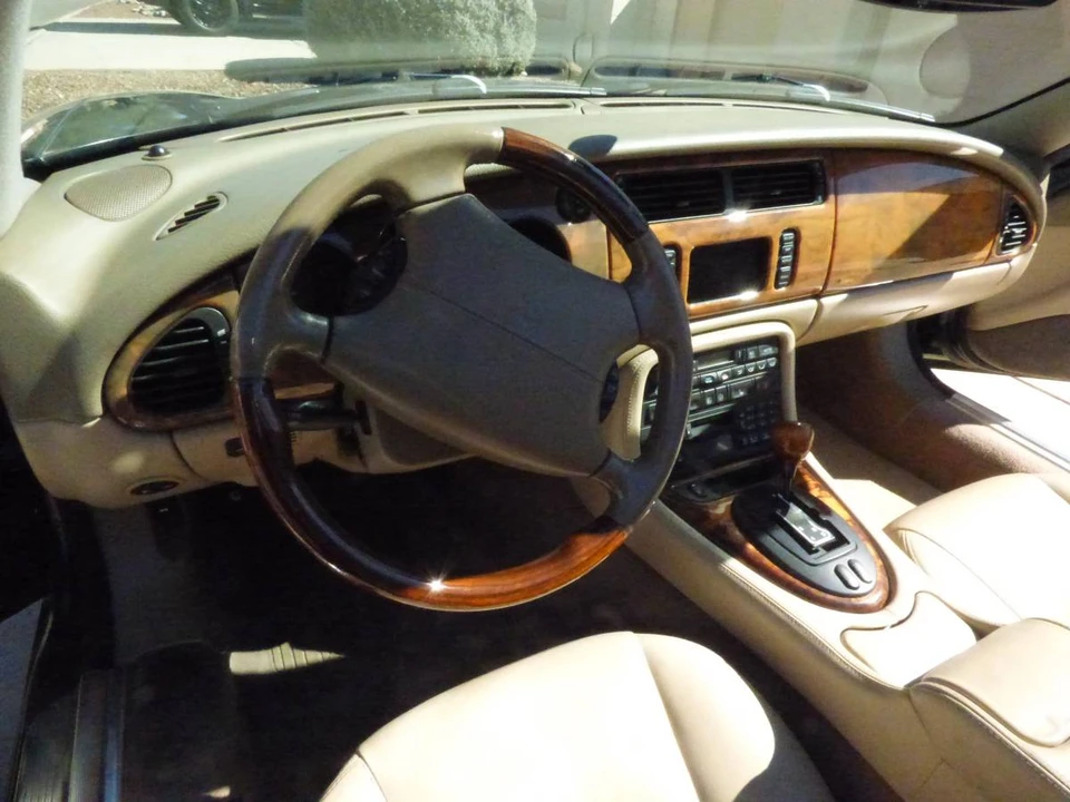 2001 Jaguar X100 XK8 - Image 4 of 6